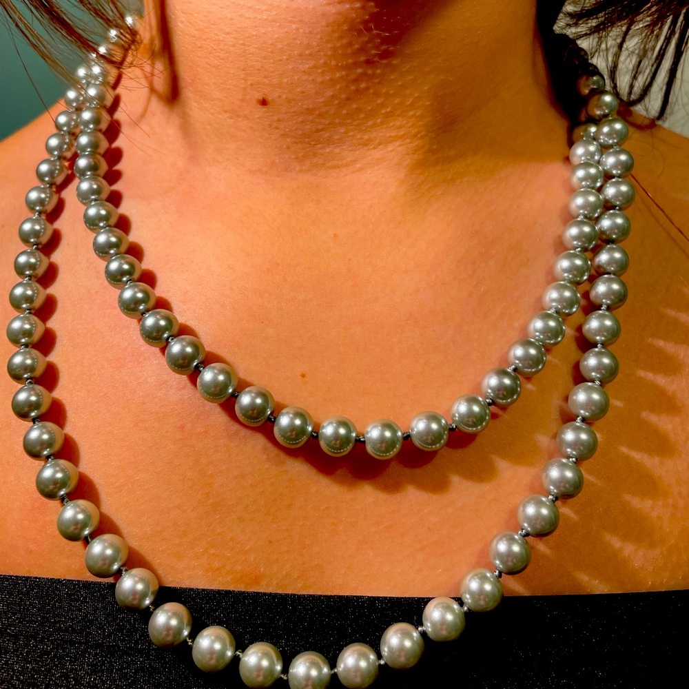 Gray pearl necklace